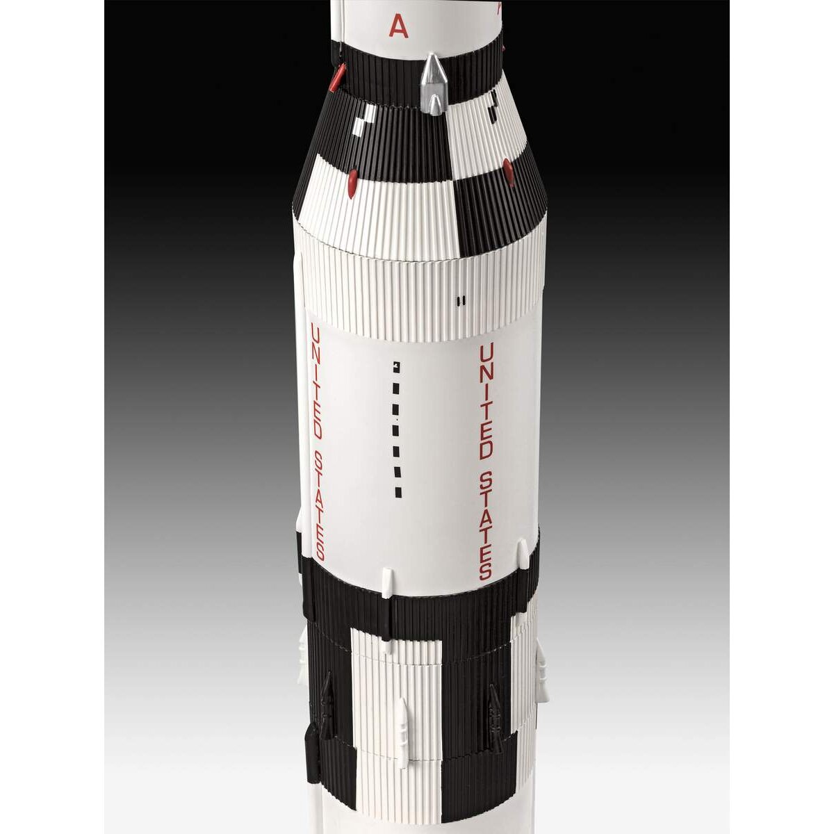 revell-03704-apollo-11-saturn-7BE7AE5C3.jpg
