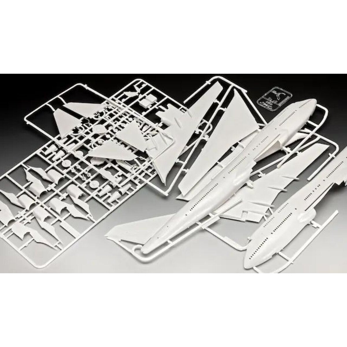 Revell Boeing 747-400 "Ed Force One"