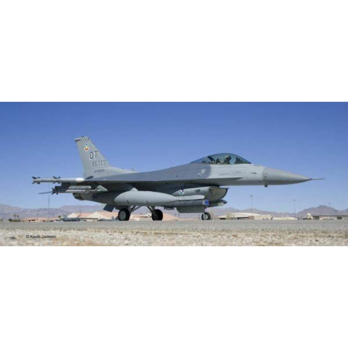 revell-f-16c-usaf-C7C689E62.jpg