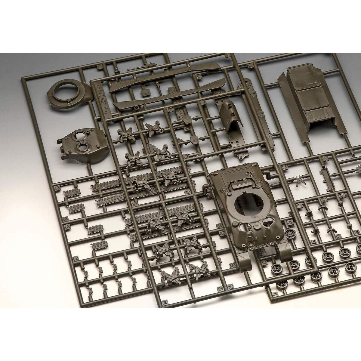 revell-sherman-m4a1-FB1CA13B5.jpg