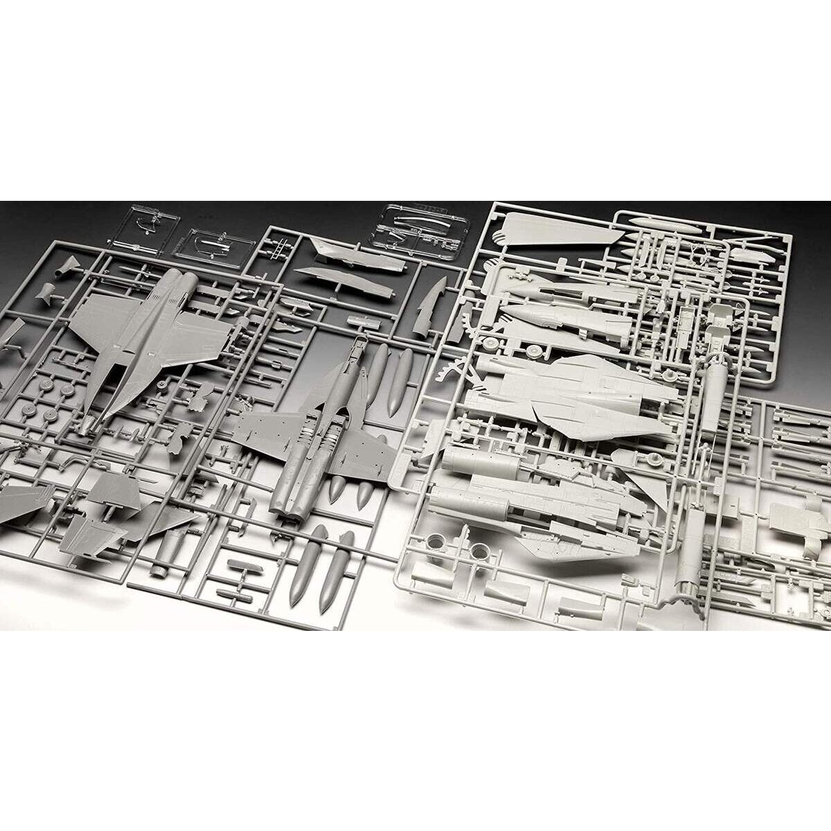 revell-top-gun-2-movie-B53C1AFE6.jpg