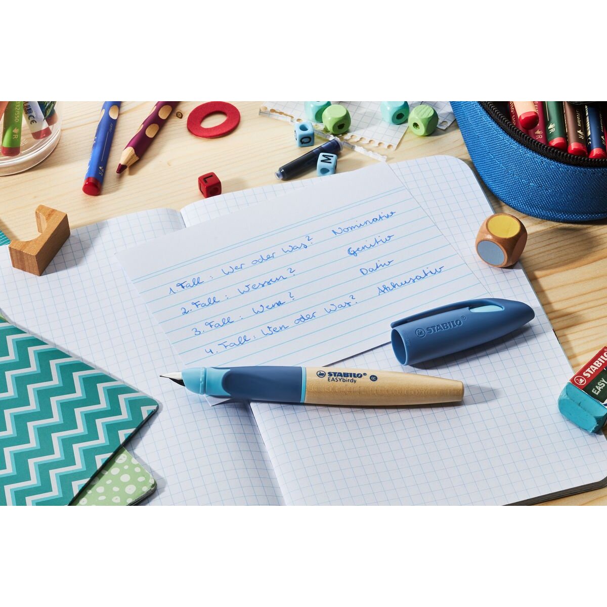 Schulfüller ergonomisch für Linkshänder mit Anfänger-Feder A - STABILO EASYbirdy Timber in blau - inkl. Patrone