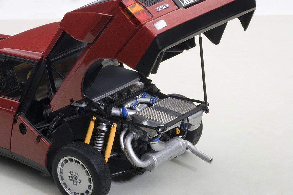 AUTOart Lancia Delta S4 Stradale 1985 rot