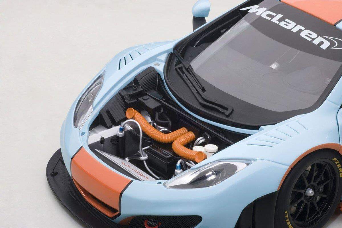 AUTOart MCLAREN MP4-12C GT3 GULF LIVERY 2011