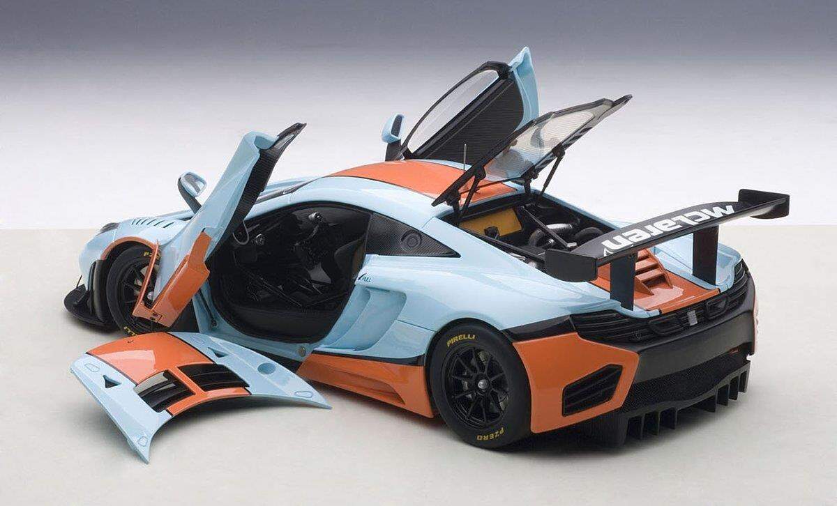 AUTOart MCLAREN MP4-12C GT3 GULF LIVERY 2011