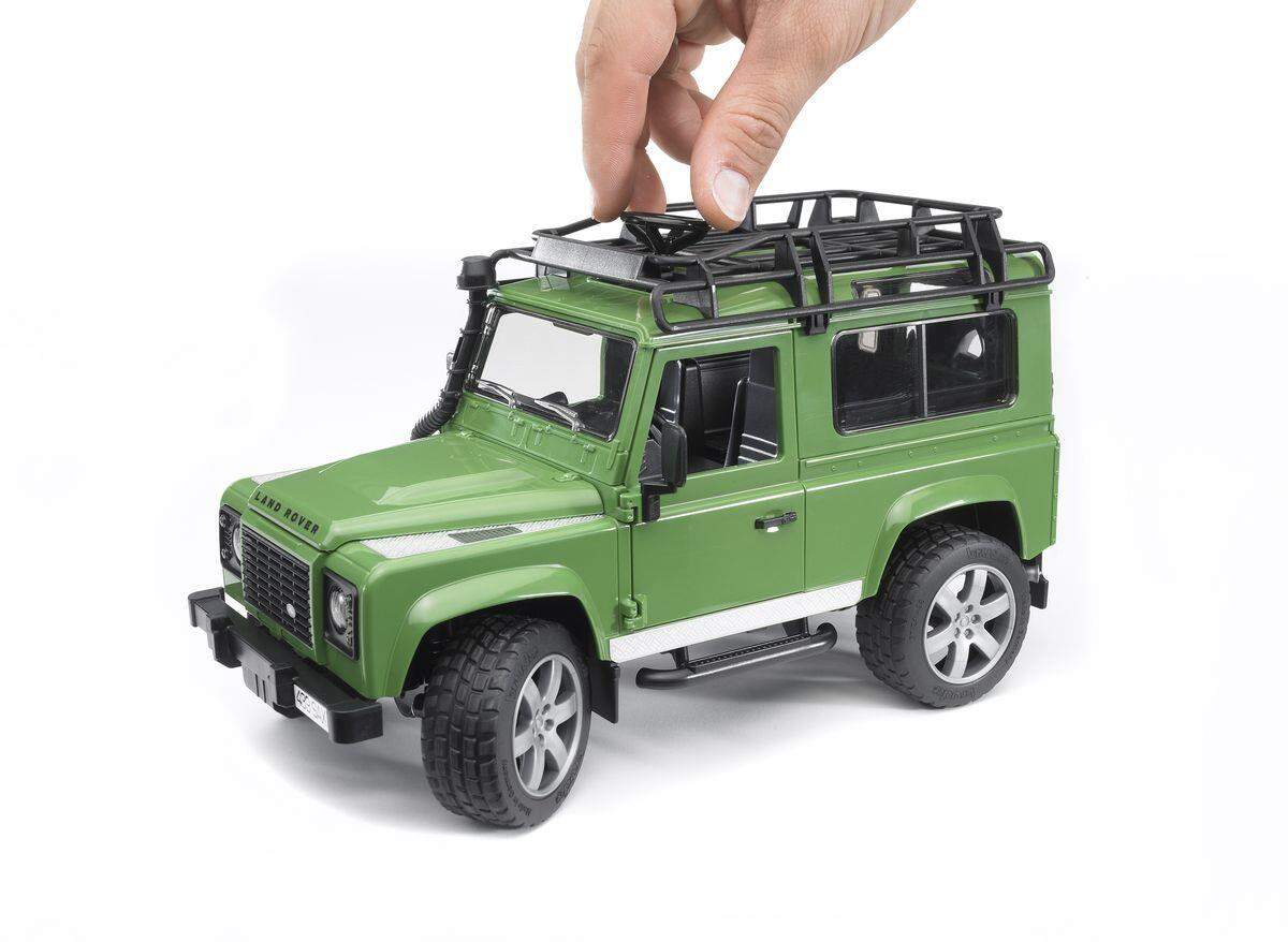 BRUDER® Land Rover Defender
