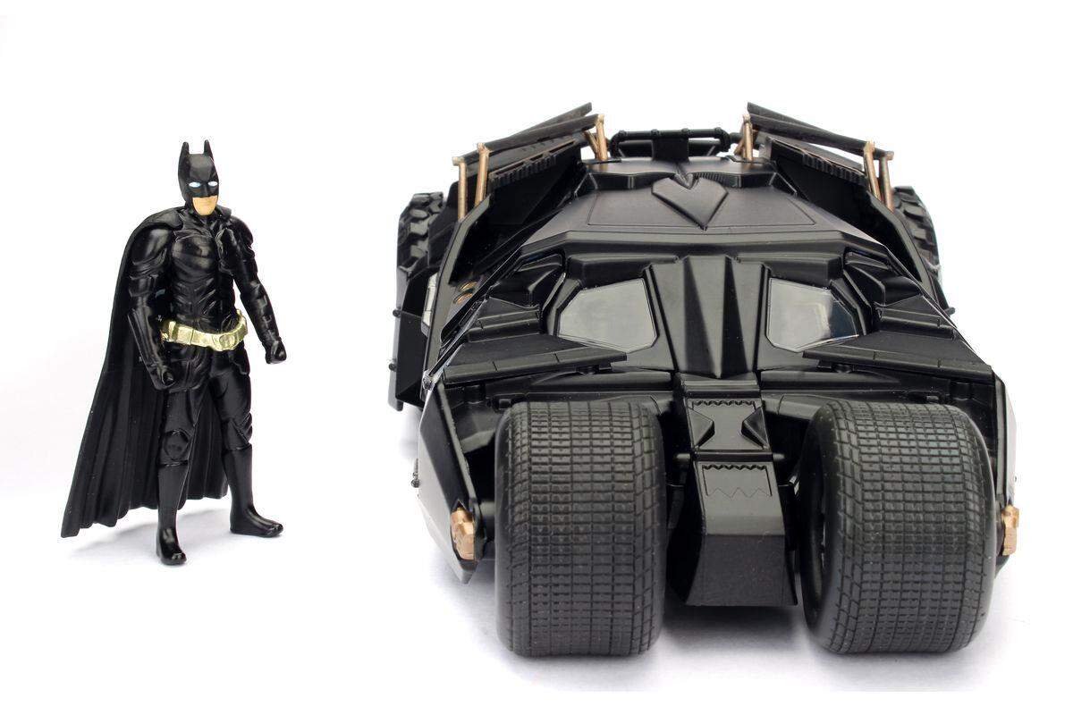 Jada Batman The Dark Knight Batmobile & Batman 1:24