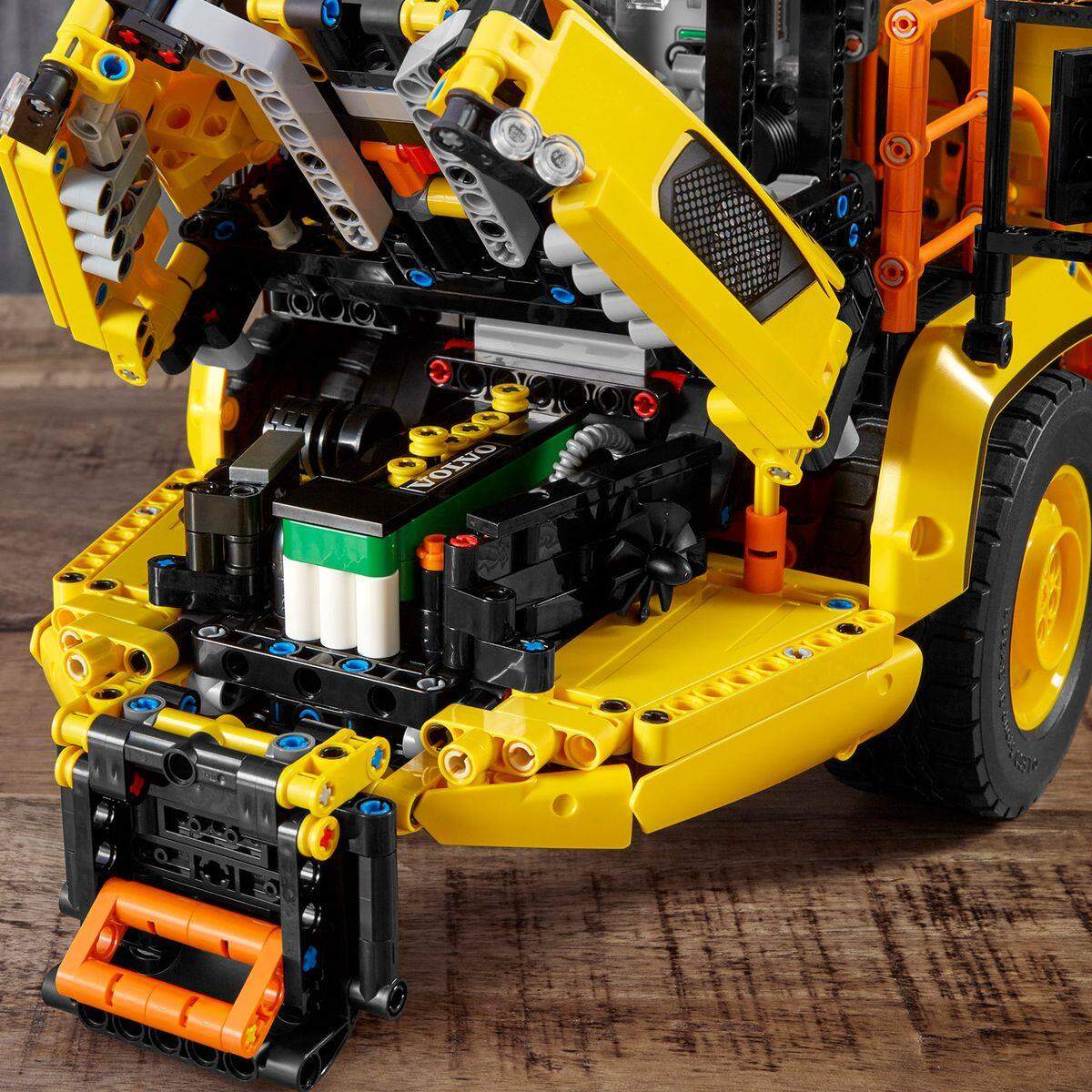 LEGO® Technic 42114 Knickgelenkter Volvo-Dumper (6x6)