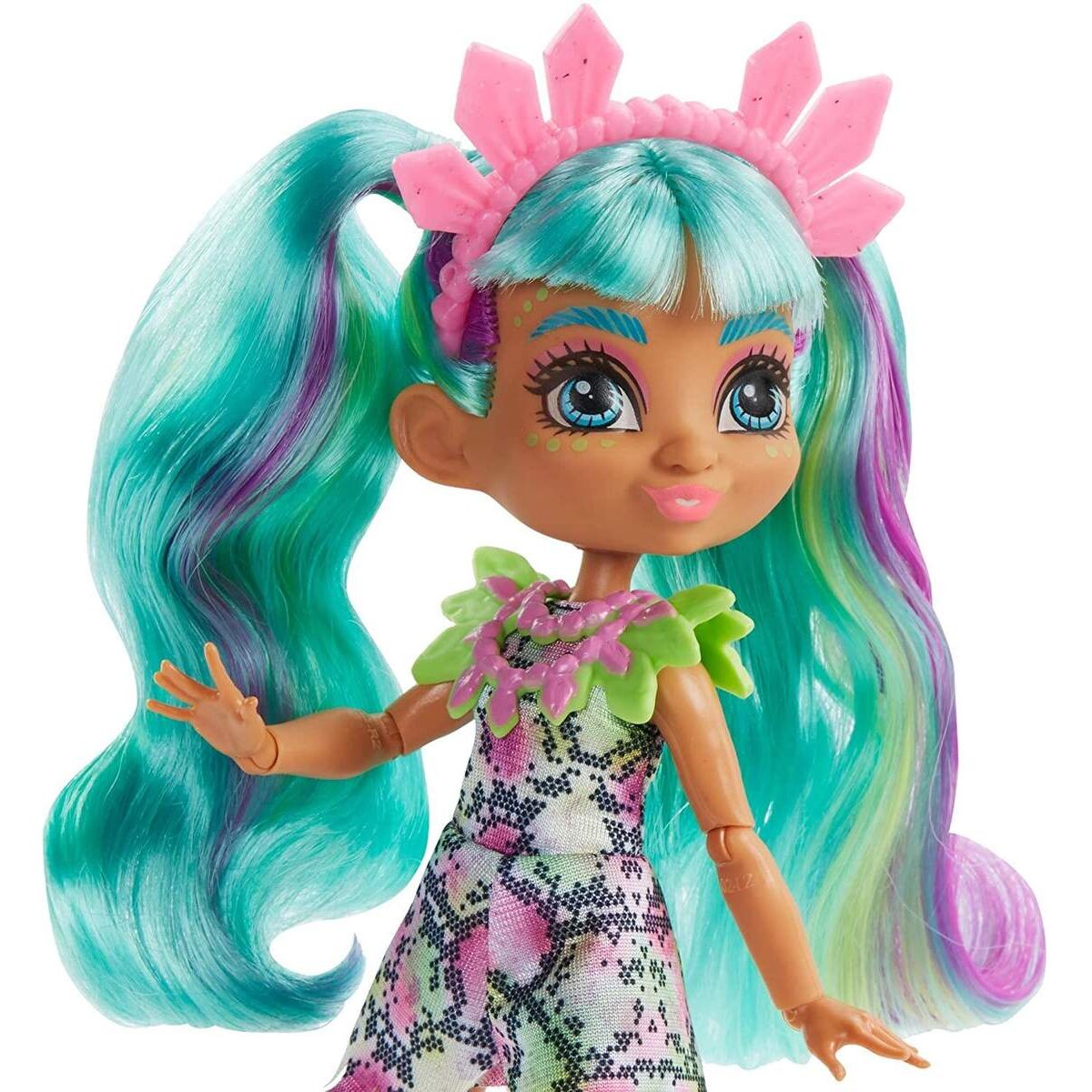 Mattel Cave Club Rockelle Puppe (25 cm), prähistorische Modepuppe mit Haus-Dinosaurier