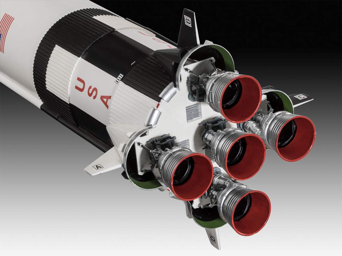 Revell 03704 Apollo 11 Saturn V Rocket