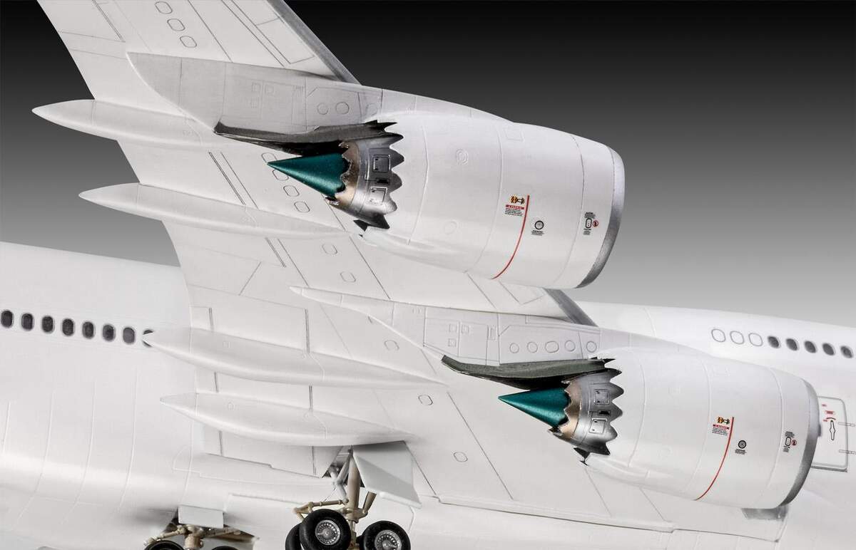 Revell Boeing 747-8 LufthansaNew Li, 1:144