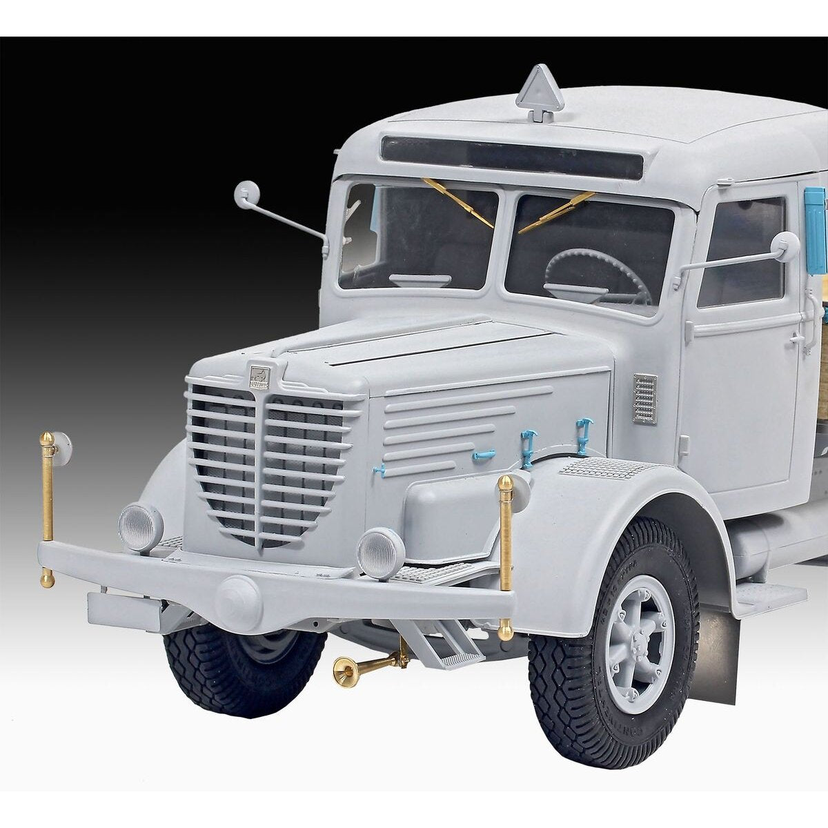 Revell Büssing 8000 S 13 mit Trailer "Platinum Edition"