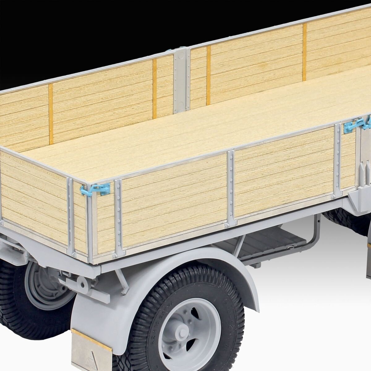 Revell Büssing 8000 S 13 mit Trailer "Platinum Edition"