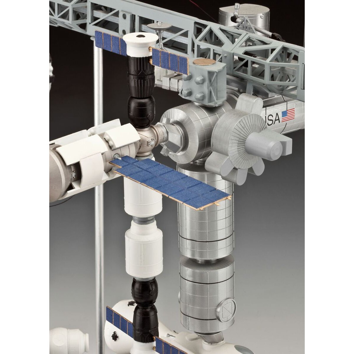 Revell Geschenkset 25th Anniversary "ISS" Platinum Editio