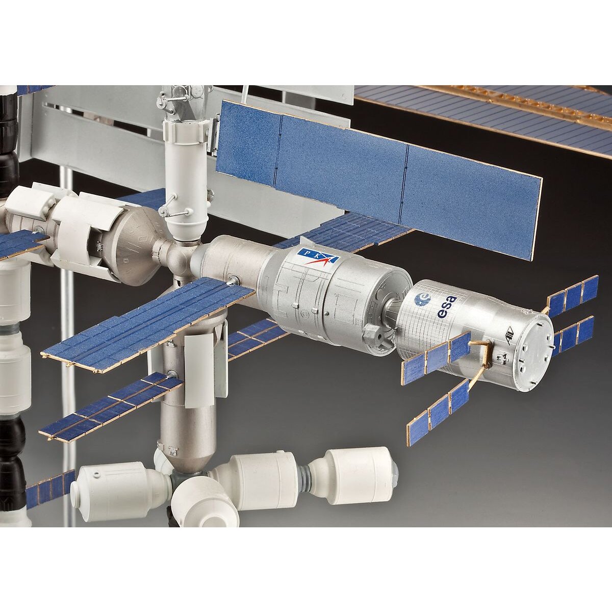 Revell Geschenkset 25th Anniversary "ISS" Platinum Editio