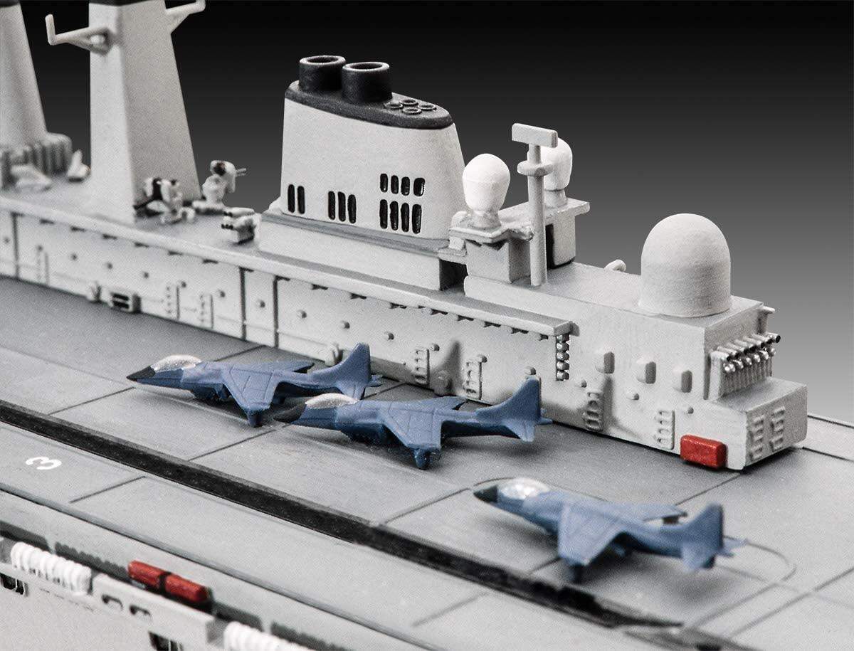 Revell HMS Invincible (Falkland War)