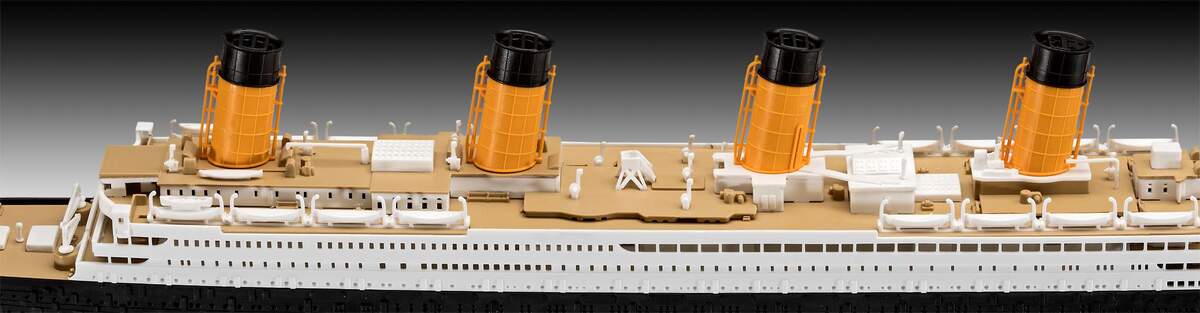 Revell RMS Titanic + 3D Puzzle (Iceberg)