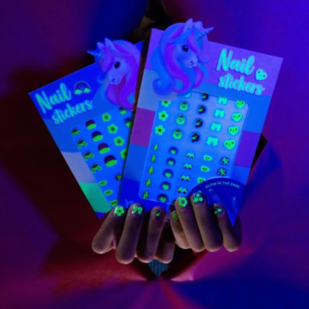 depesche-ylvi-nagelsticker-glow-in-DAC3753A5.jpg