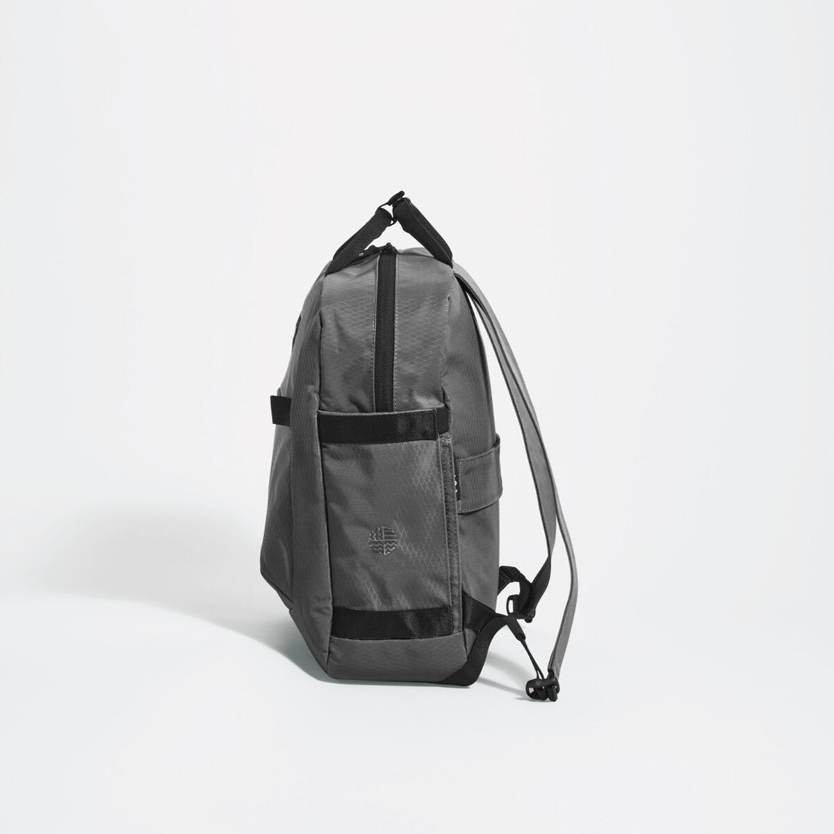 eoto-rucksack-small16-grau-F0AC476F2.jpg