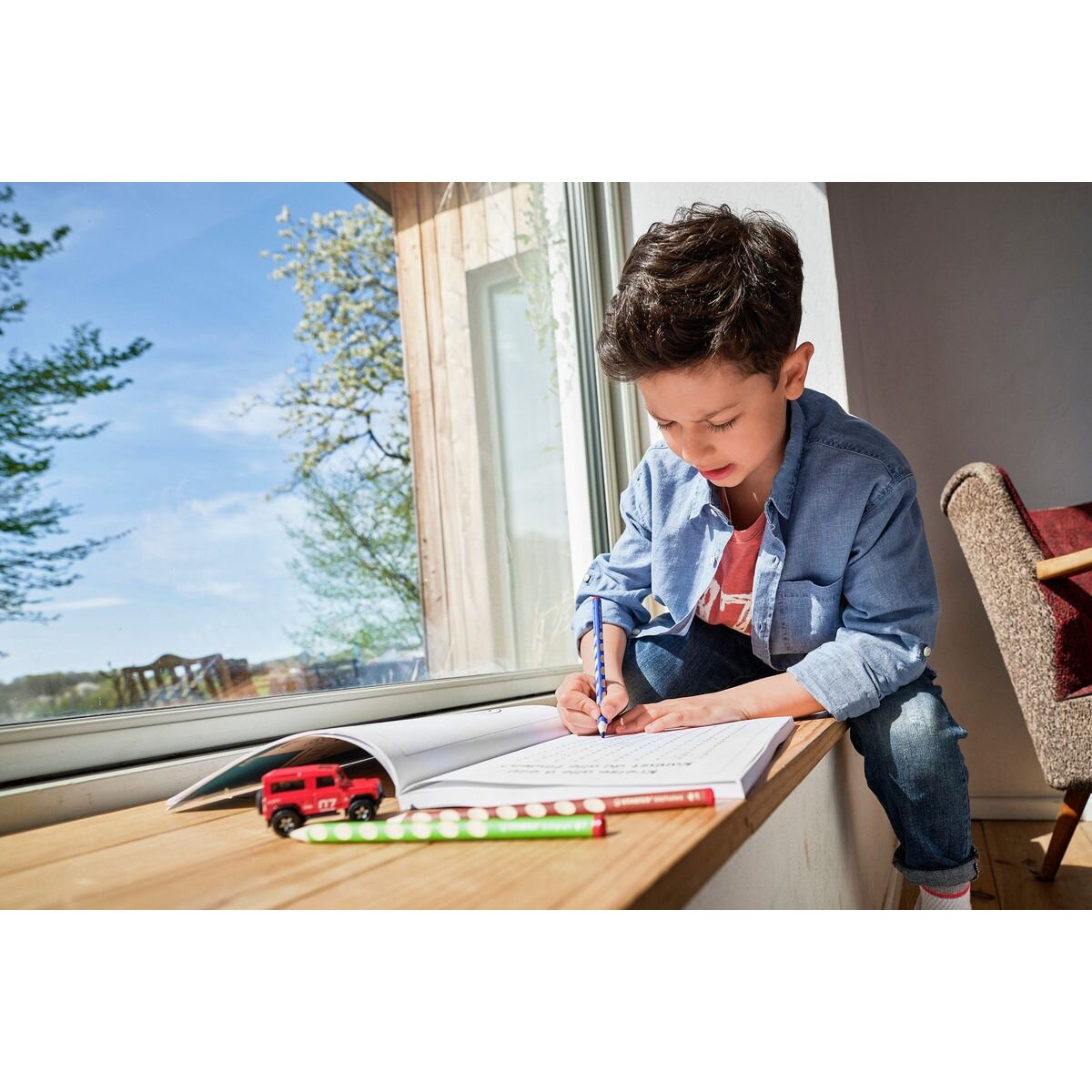 Ergonomischer Buntstift für Rechtshänder - STABILO EASYcolors - Einzelstift - weiß