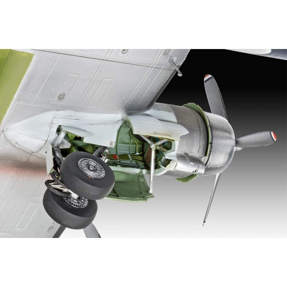 revell---c-54d-F4BB11913.jpg