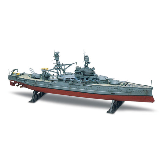 Revell 10302 - USS Arizona Battleship