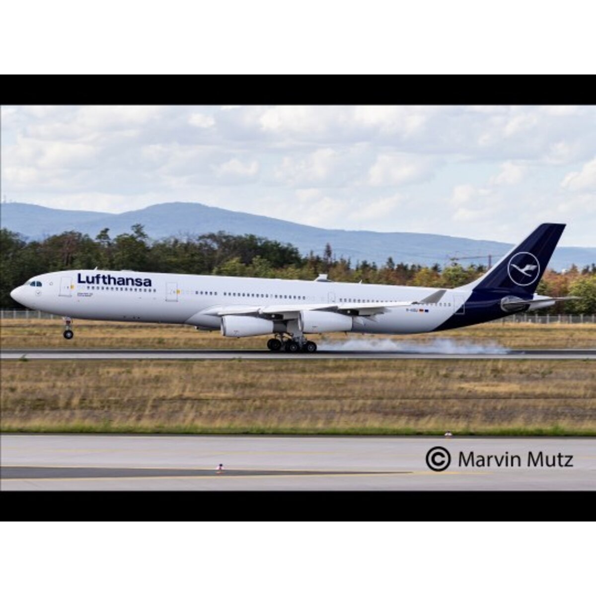 Revell A340-300 Lufthansa New Livery