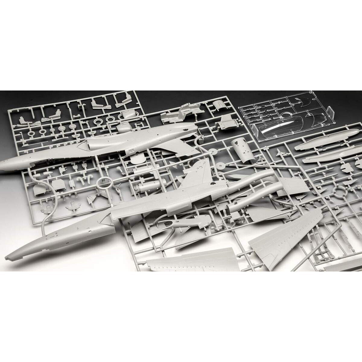 revell-bae-hawk-t2-9FD16BA86.jpg