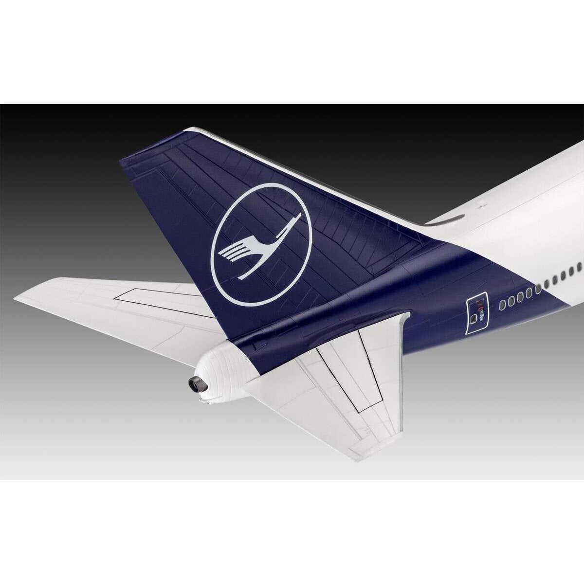 revell-boeing-747-8-lufthansanew-AE89B9D13.jpg