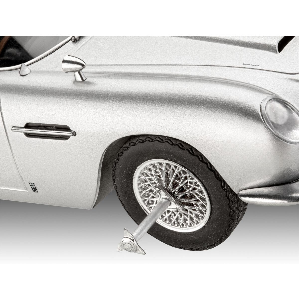 revell-geschenkset-james-bond-aston-B6D473943.jpg