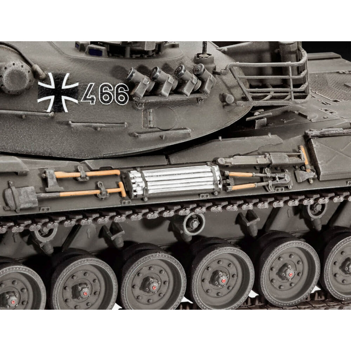 revell-leopard-1-DE4A5F6A4.jpg