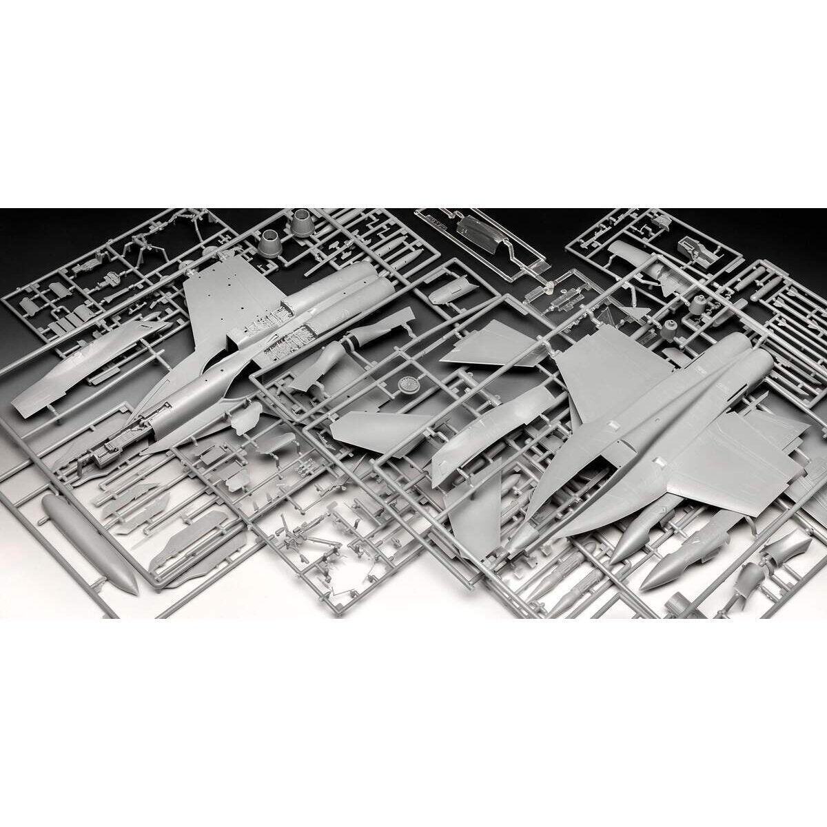 revell-mavericks-fa-18e-super-5FE48F596.jpg