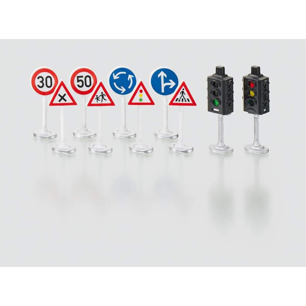 siku-5597-ampeln-mit-verkehrsschildern-89E6984F2.jpg