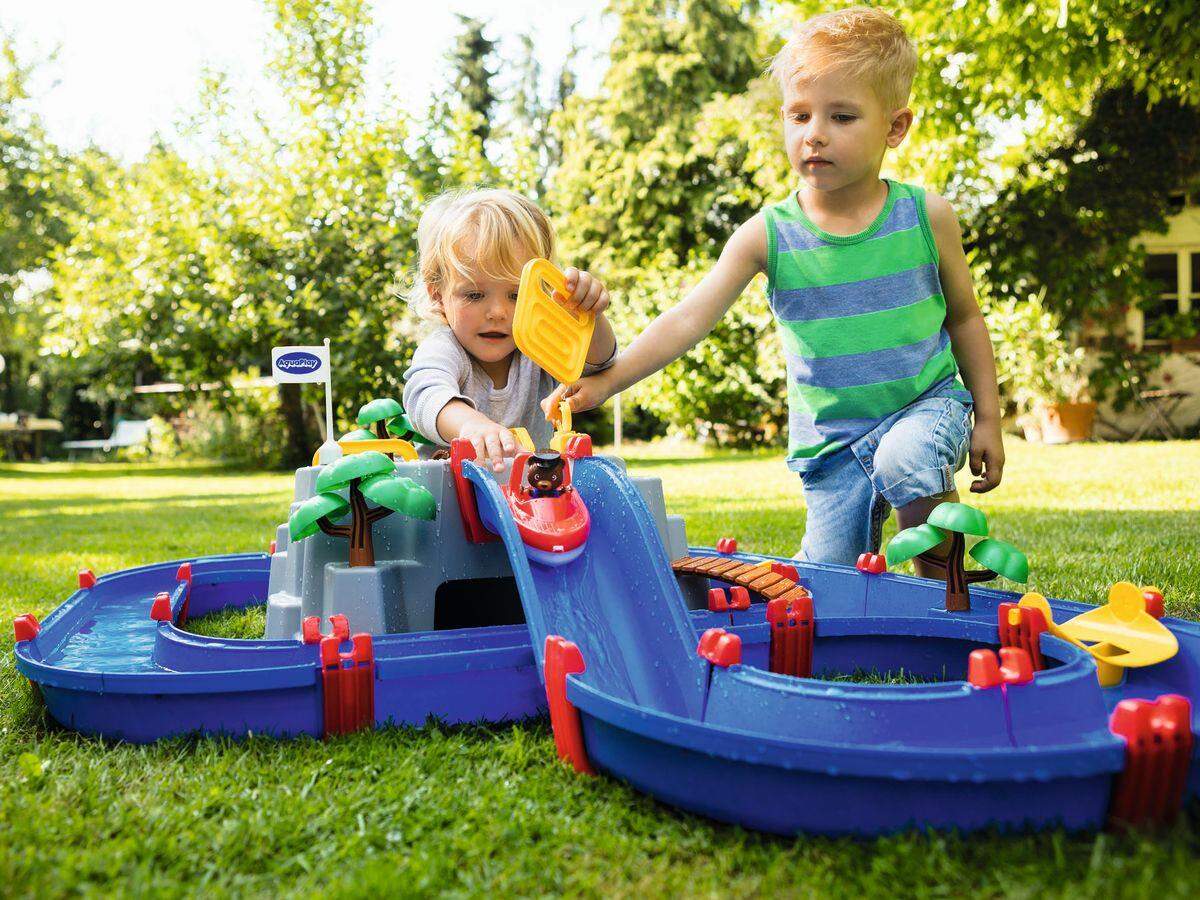 Aquaplay Mountain Lake