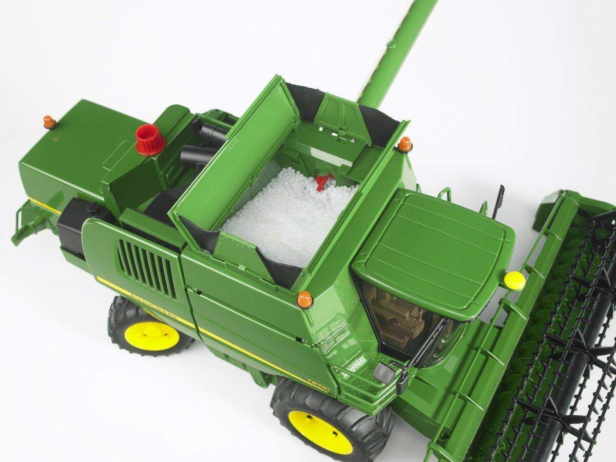 BRUDER® 2132 John Deere Mähdrescher T670i