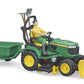 BRUDER® 62104 bworld John Deere Rasentraktor mit Anhänger und Gärtner