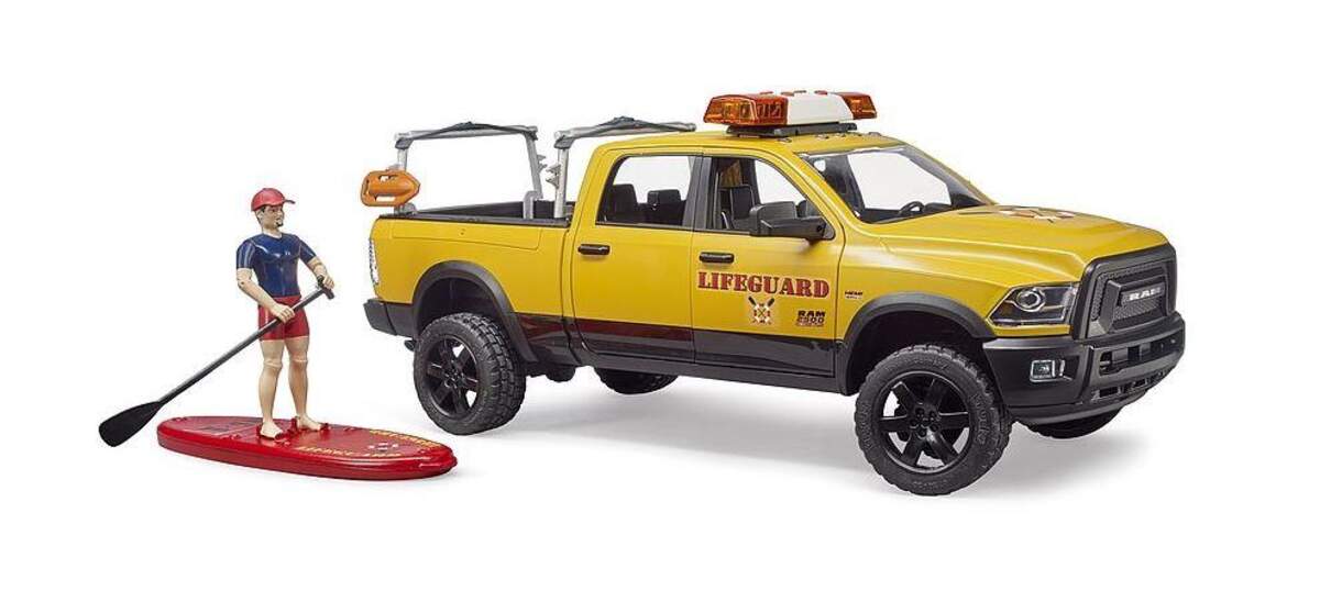 BRUDER® RAM 2500 Power Wagon Life Guard mit Figur, Stand Up Paddle und Light & Sound Modul