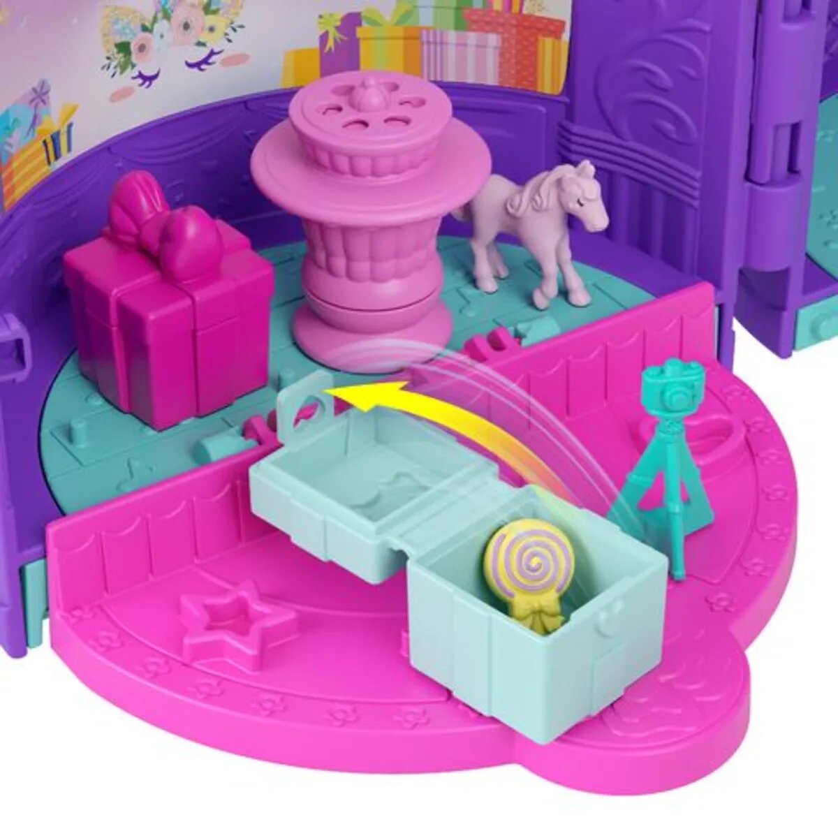 Mattel Polly Pocket Ausklappspaß-Schatulle Einhorn-Torte, niedliches Design, 25 Zubehörteile