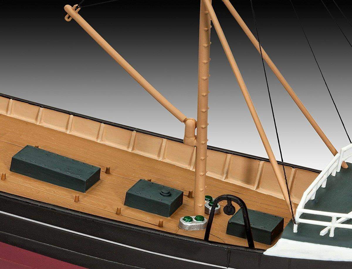 Revell North Sea Trawler Maßstab 1:142