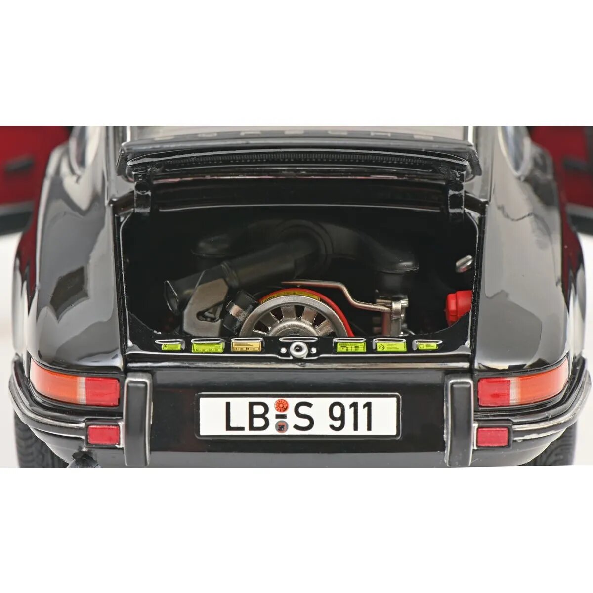 Schuco Porsche 911 S Coupé 1:18